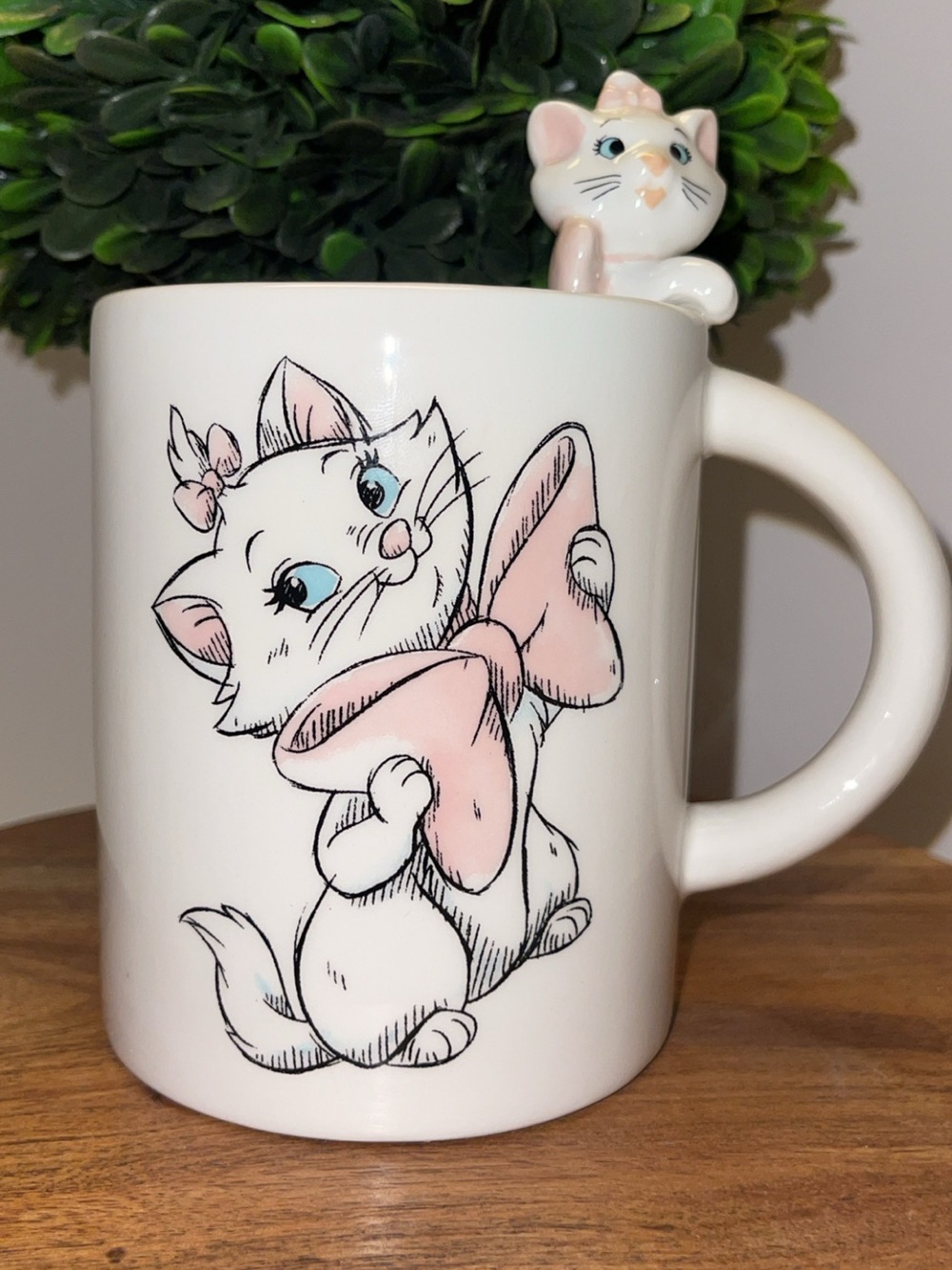 Rae Dunn Disney Aristocat  Mug with Pink Bow